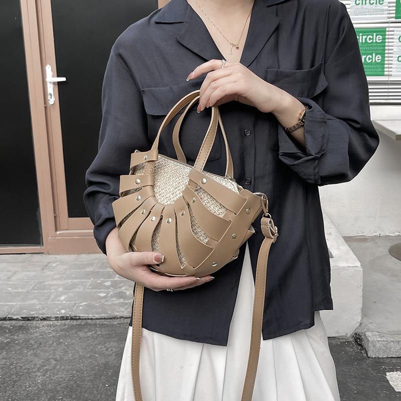 

Evening Bags Fashion Vegetable Basket Hollow Straw Woven Bag Female 2021 Summer Beach Western Style One-shoulder Shell Sac, Black