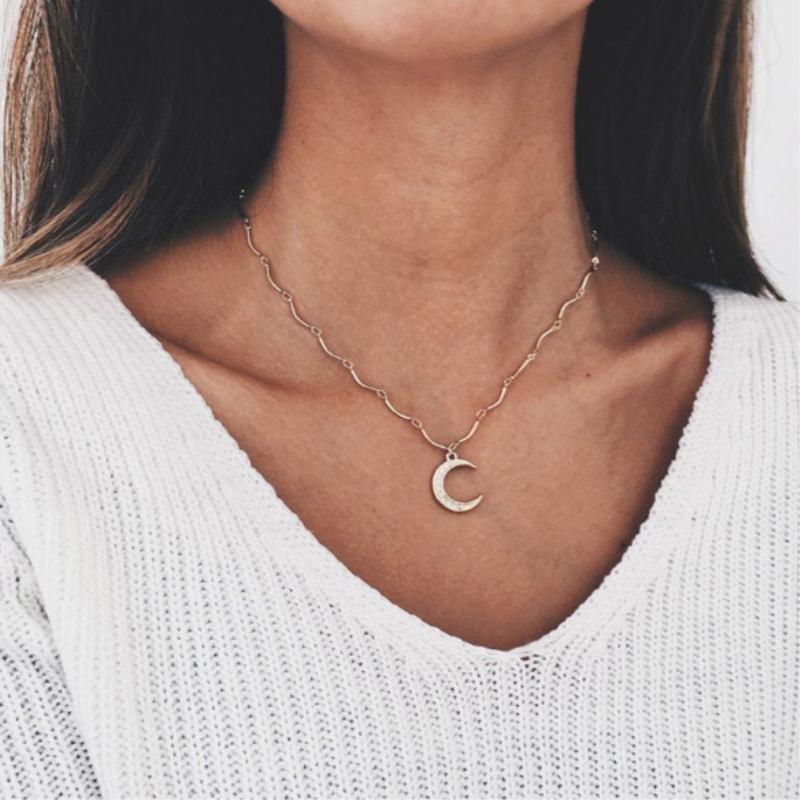 

Pendant Necklaces Delicate Necklace Full Zircon Curved Moon Gold Women Ladies Jewelry Birthday Gift Jn0494