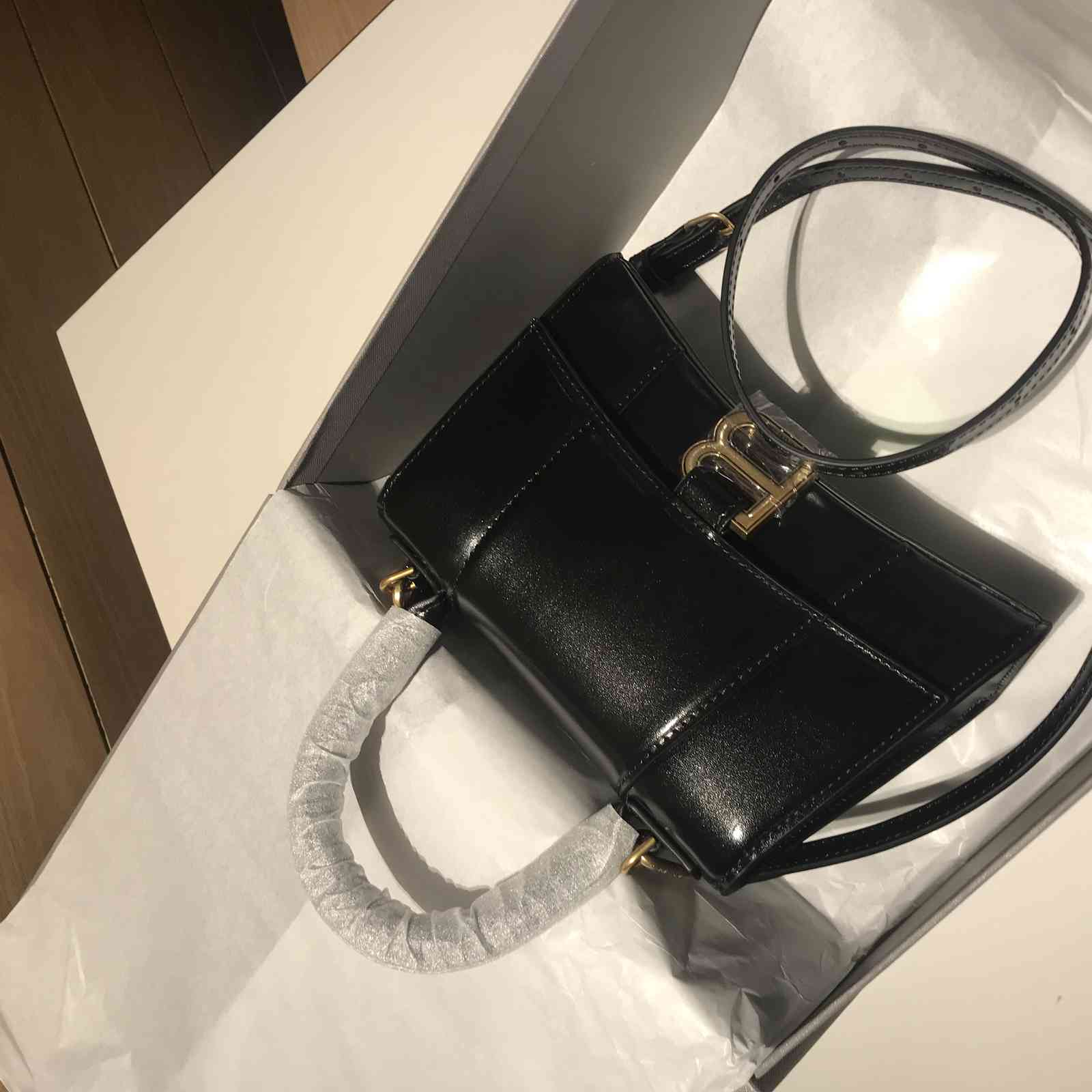

2021 New Lady Bag Casual Shoulder Crocodile Pattern Hourglass Messenger B Metal Female Designer Luxury Soft Top-HandleVFWG