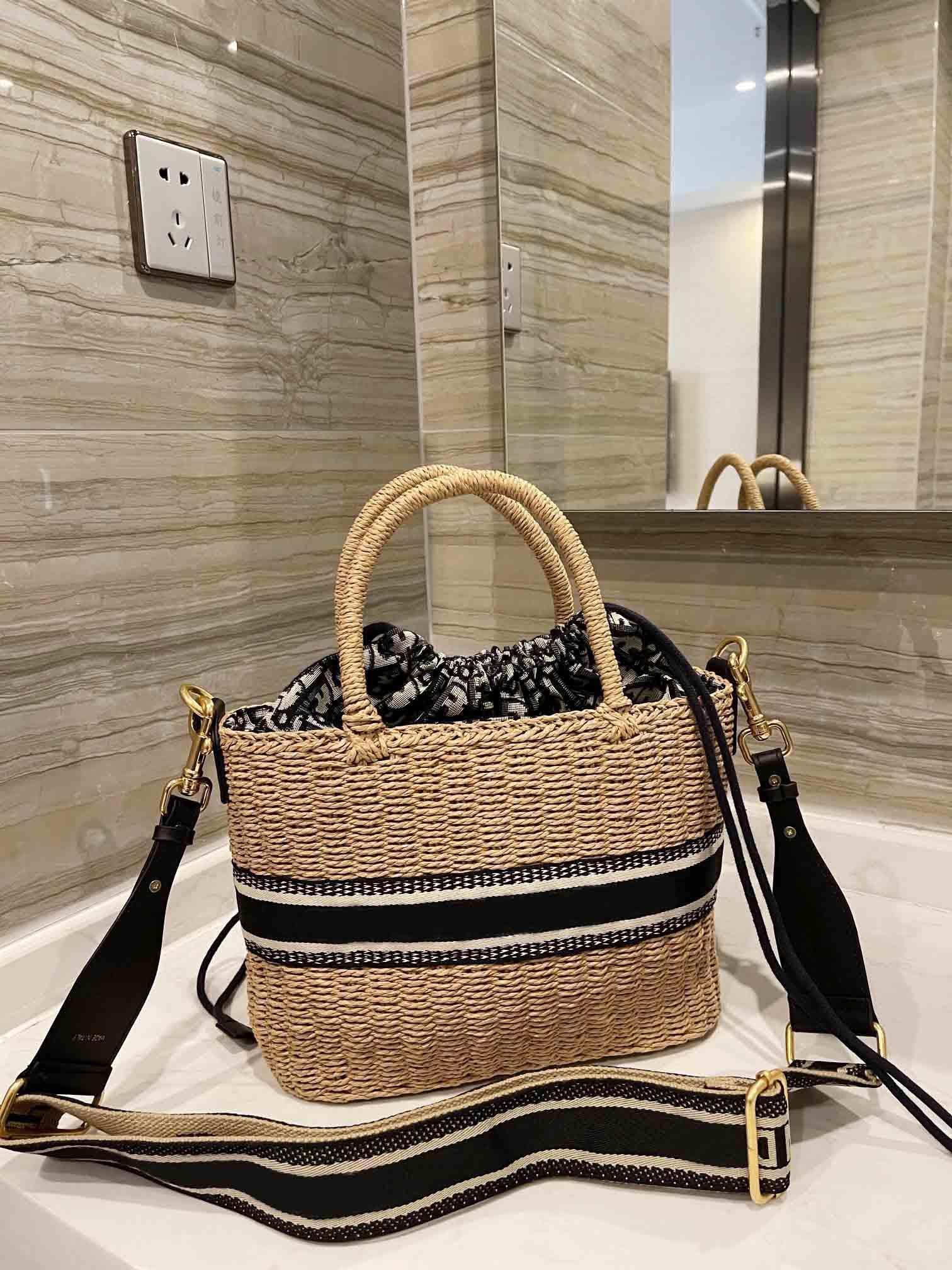 

Women Designers Tote Bag Luxurys Crossbody Hanbags Wickers Hand-woven Knitting Straw Fashion 2021 WICKER Basket Bags High Quality Wholesale, Box(not sold separately)