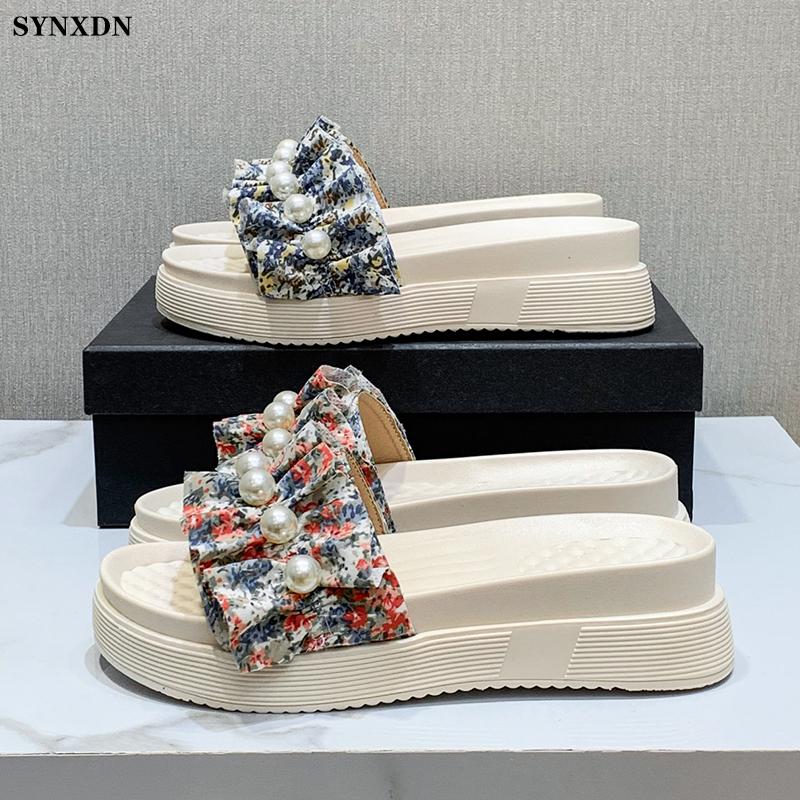 

Slippers SYNXDN Flower Print Women Platform High Heel 5cm Bohemia Beach Flip Flops Sandals Casual Summer Beads Slides, Black