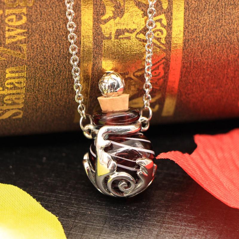 

Pendant Necklaces Transparent Essential Oil Glass Bottle Silver Plated Color Chain Statement Choker Necklace Perfume Women Vint