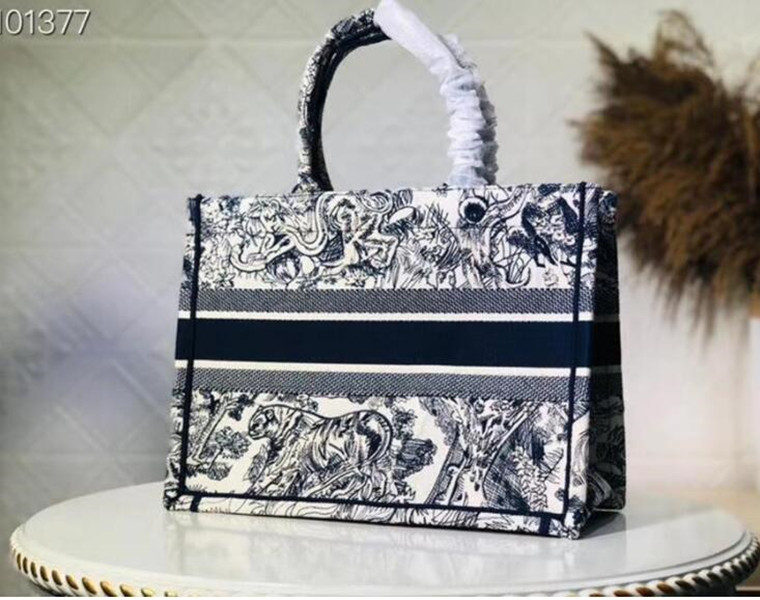 

Lady large-capacity handbags Fashion Bags designer retro ethnic style canvas handmade pattern handbag superior quality