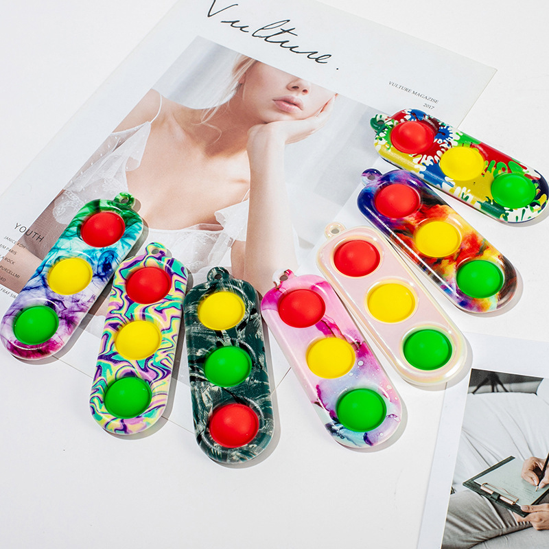 

Decompression Traffic Lights Simple Dimple Fidget Toy Small Stress Relief Keyring Pendant Autism Special Needs Adult Kids Toys TH9301