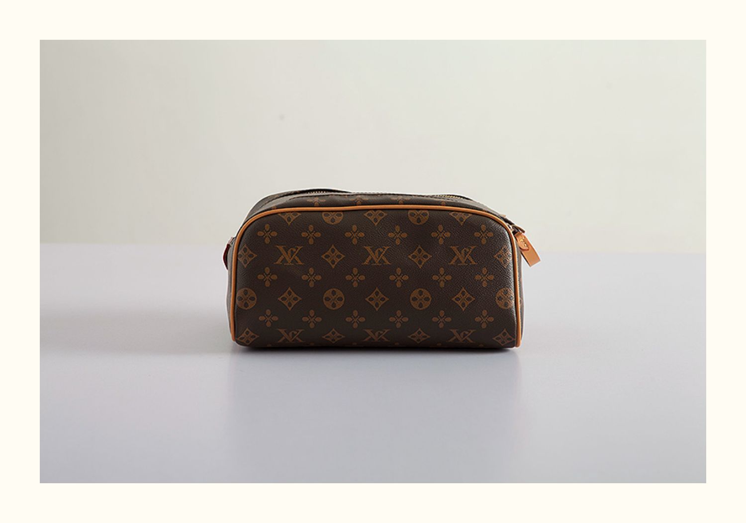 

Highend quality men travelling toilet bags fashion women wash handbag large capacity cosmetic bao makeup toiletry bag Pouch, Brown flower