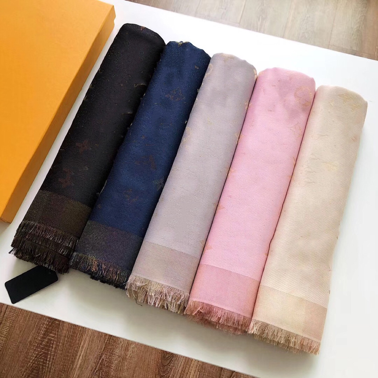 

Luxury Scarf Fashion color gold and silver silk jacquard high-grade scarves women's square 140*140cm