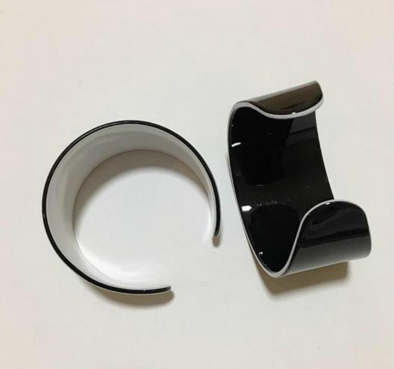 

Classic black and white casual acrylic bracelet fashion C letter female jewelry 6.5X4CM counter VIP gift, Golden;silver