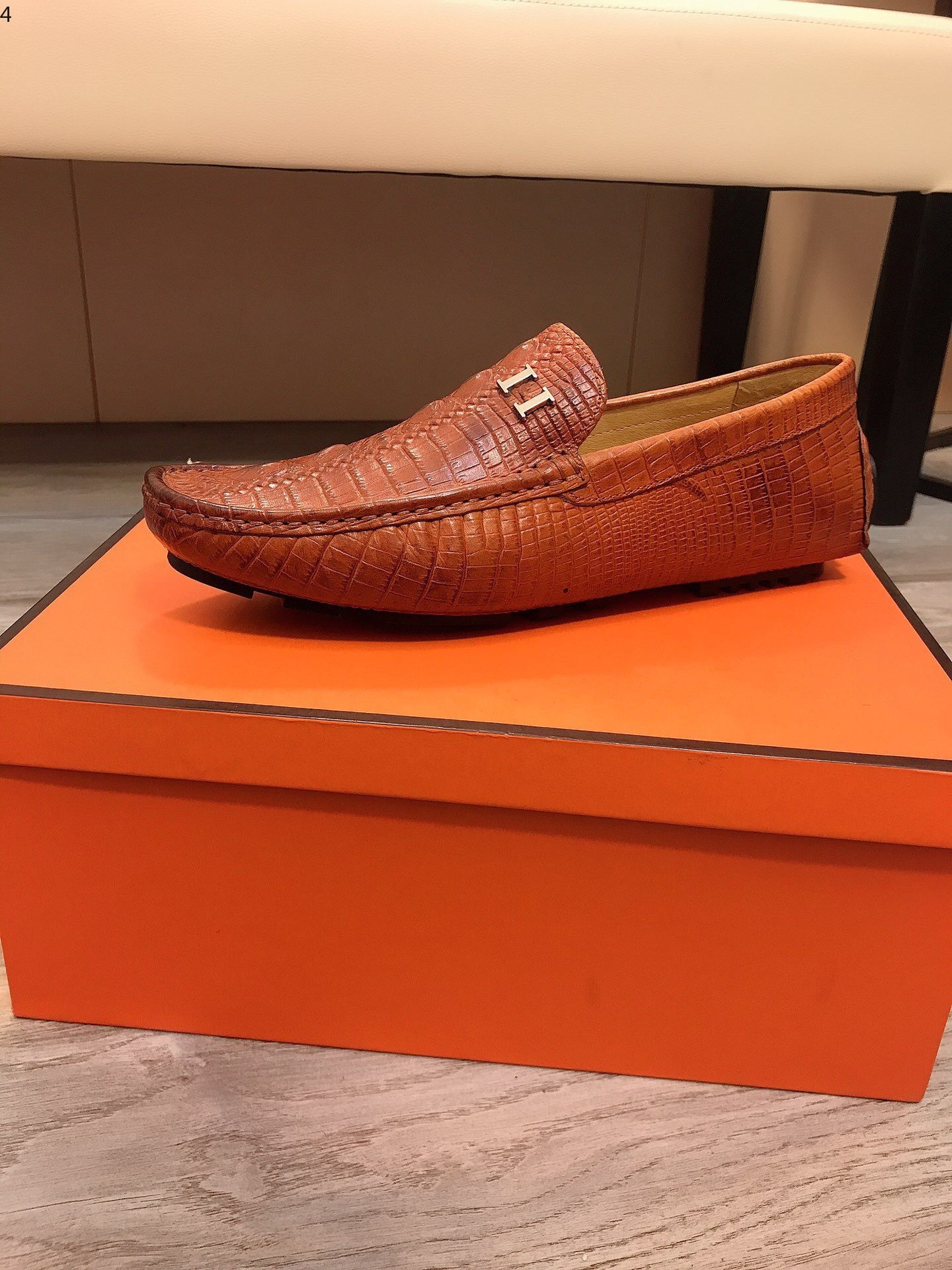 

Luxury Men Driving shoes with superstar Flats sneakers Fashion metal button Peas and classic Solid color kpj0010