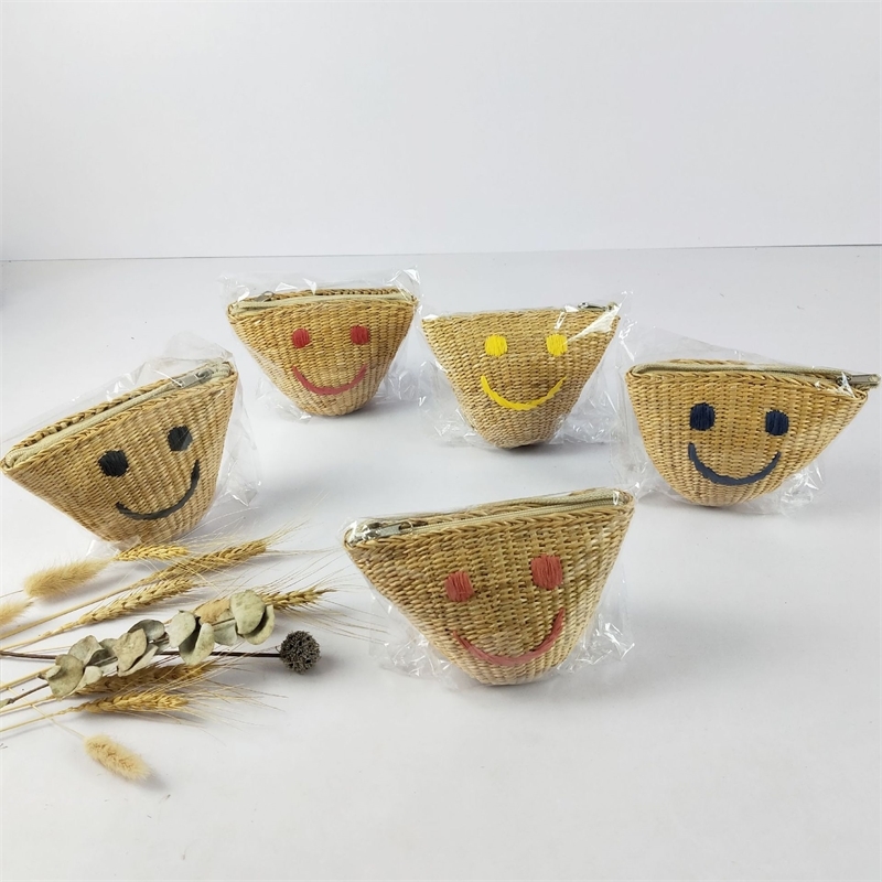 

Hand woven ins yellow grass bag children's zero wallet studio practical props are good-looking and inexpensive. Welcome to buy