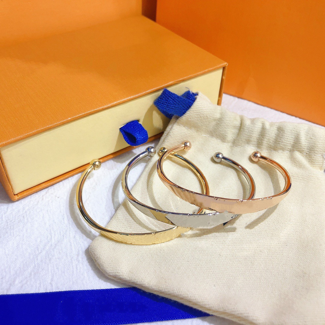 

Wholesale- Rose Gold Stainless Steel Bracelets Bangles Female Heart Forever Love Brand Charm Bracelet for Women Famous Jewelry