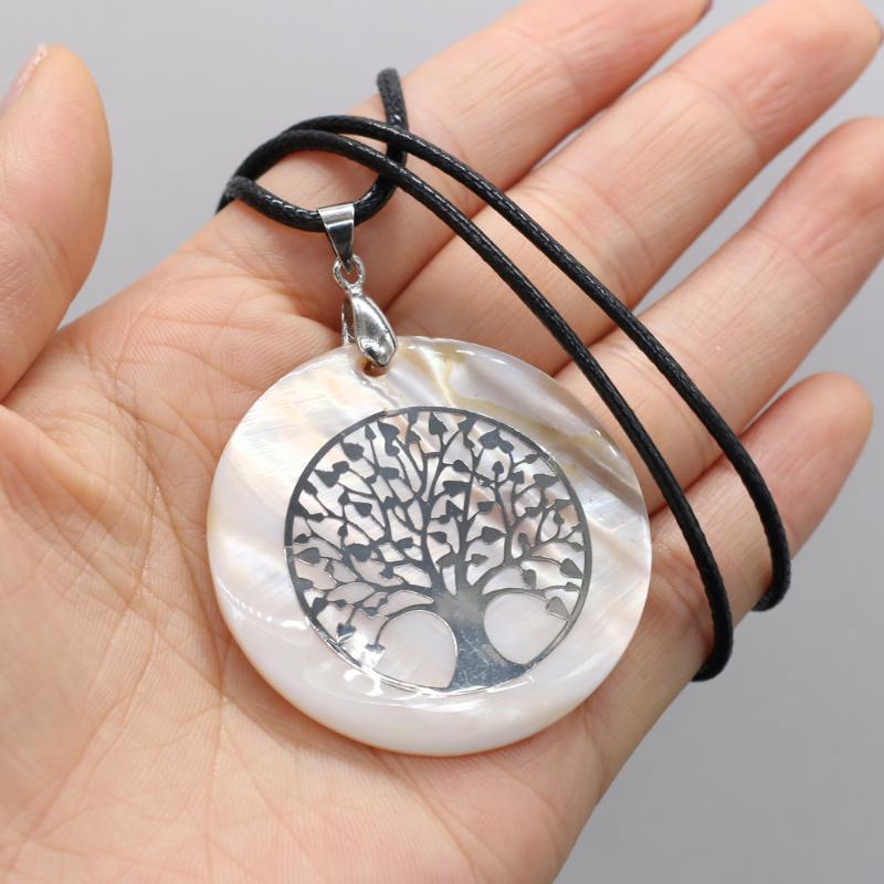 

Pendant Necklaces High Quality Natural Round Shell Tree Of Life Necklace Jewelry Pearl Leather Strap Exquisite Lady Gift