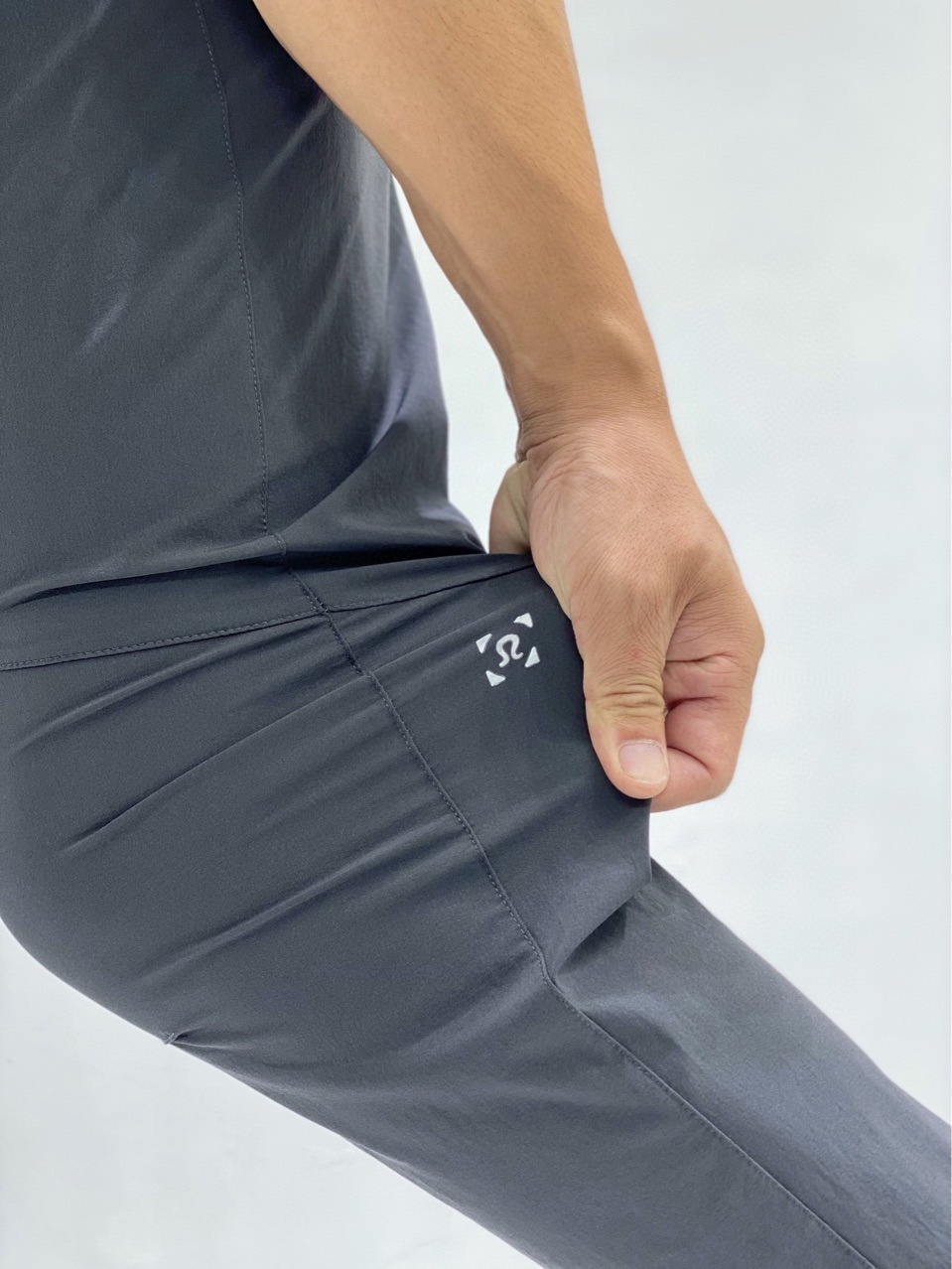 

Trousers Lulu Men's Woven Breathable Pants Can Wear Sports in Four Seasons, Gray