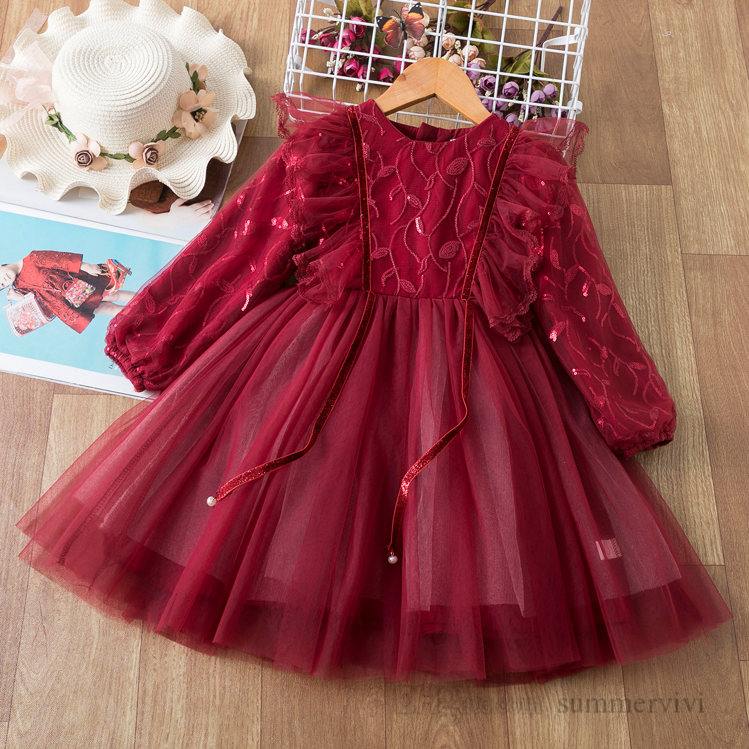 

Girls red lace tulle dresses kids gauze sequins embroidery falbala fly sleeve princess dress christmas children party clothing Q2287