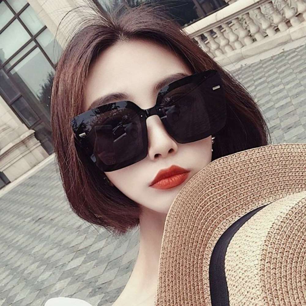

Sunglasses Women's Korean version same fashion large frame sunglasses round face thin ultraviolet glasses, White;black