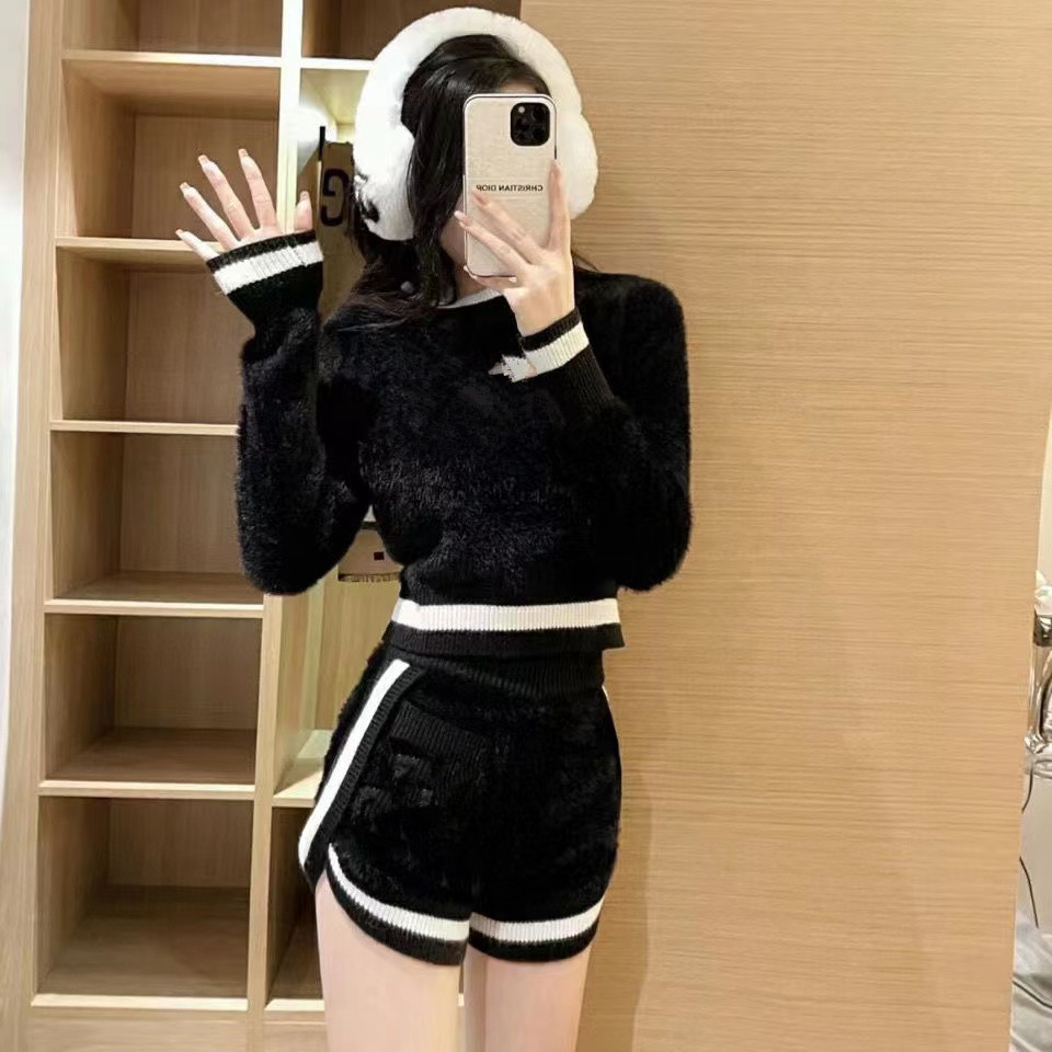 

Women's Two Piece Pants New Knitwear Set With Letter Fleece Fur Round Neck Pullover Sweater Suit Elastic Waist Shorts Two-piece Set, Extra shipping fee