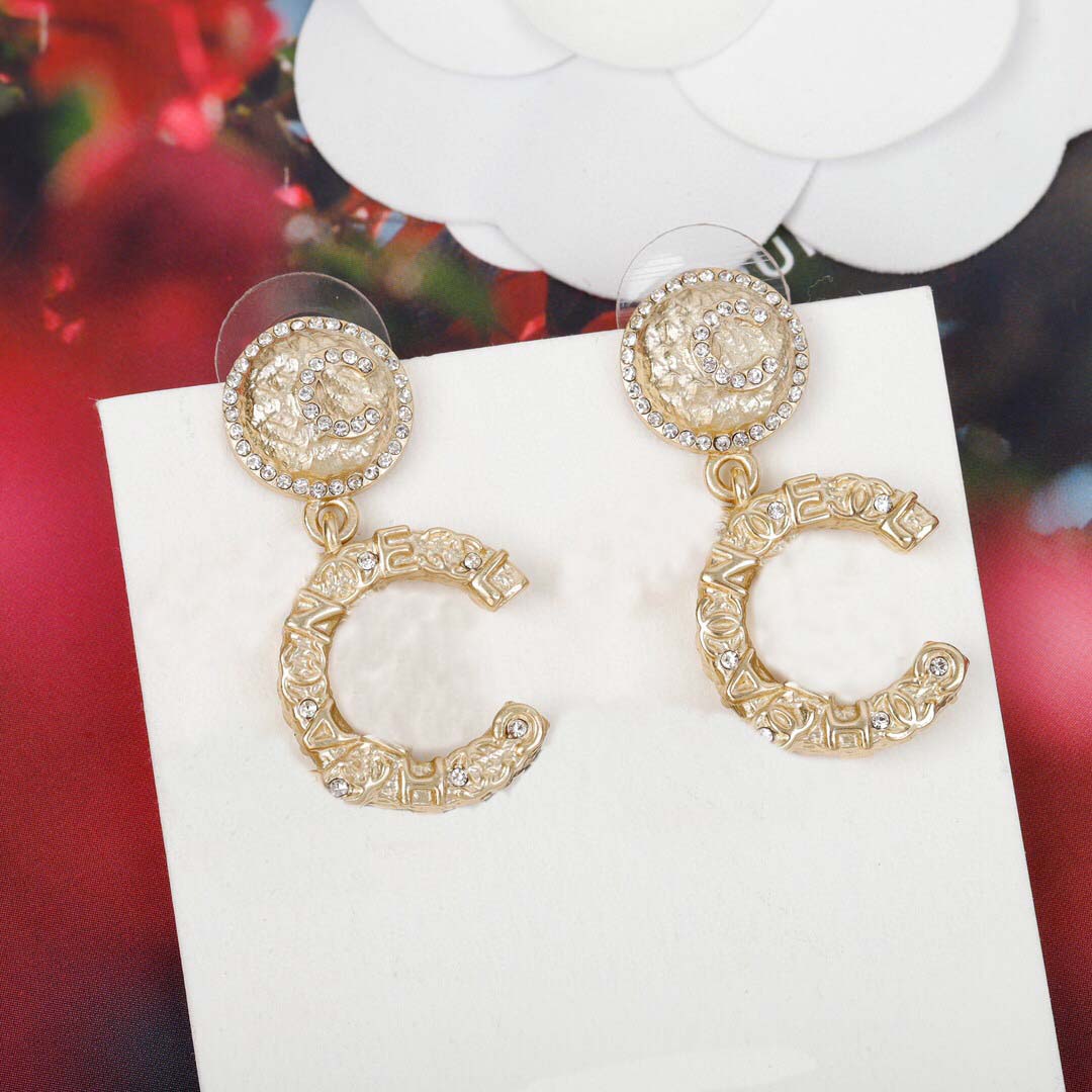 

2021 Fashion style Top quality drop earring with diamond and special for women wedding jewelry gift have box stamp PS3930, Golden