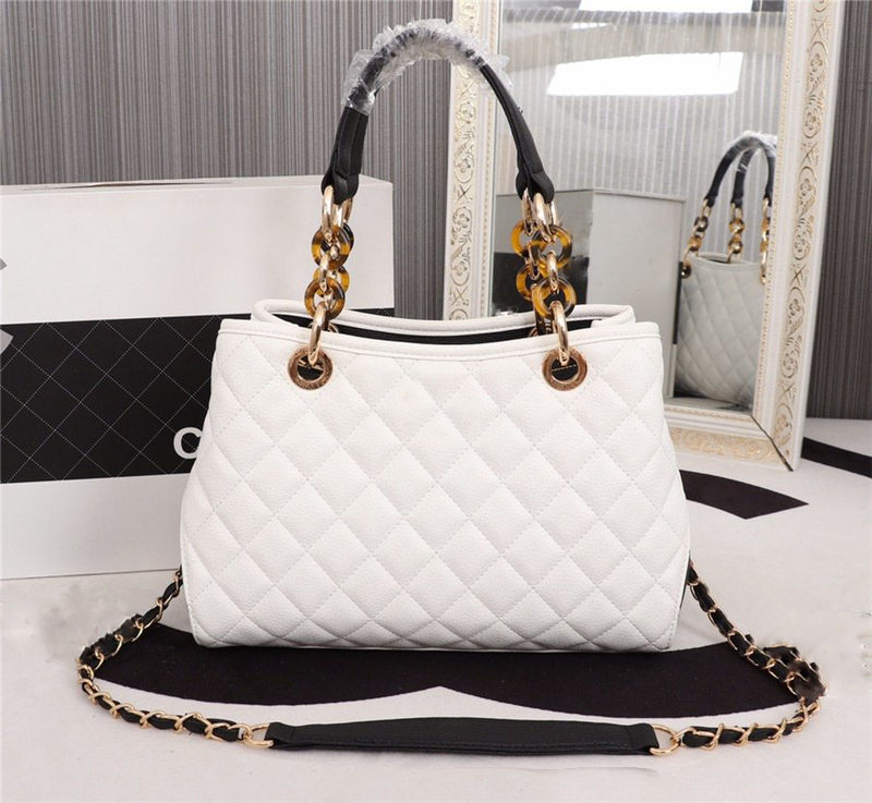 

Luxur Quilted GHW Tote Bag Shoulder Calfskin Leather White Size: 31*23*10CM