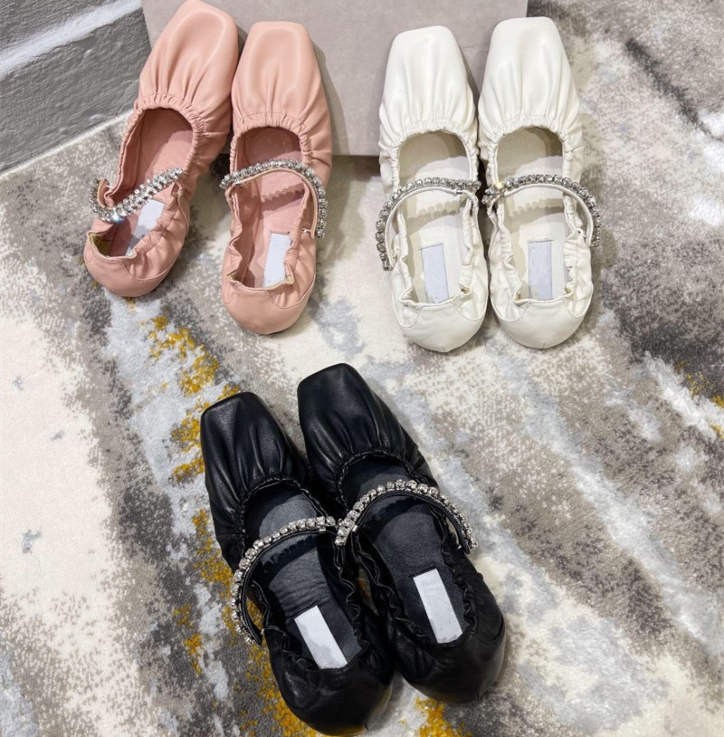 Chaussures pour femmes de nouveau style avec ceinture en strass pliée bout carré grand-mère en cuir bouche peu profonde ballerine plate douce Mar