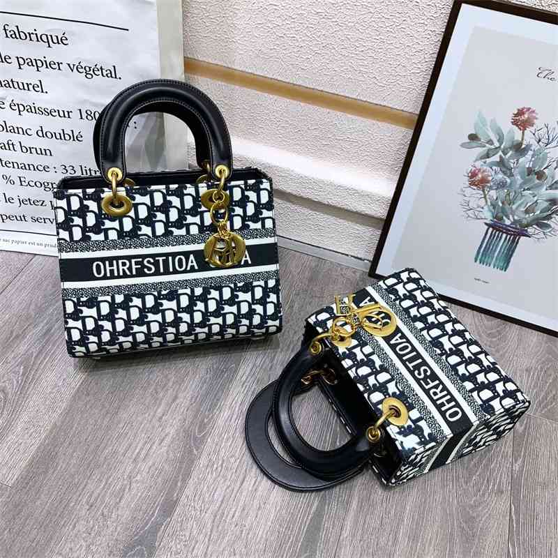 

80% Off Women's bag new texture style hand star's same soft leather Single Shoulder Messenger Bag Handbags, Cartoon large
