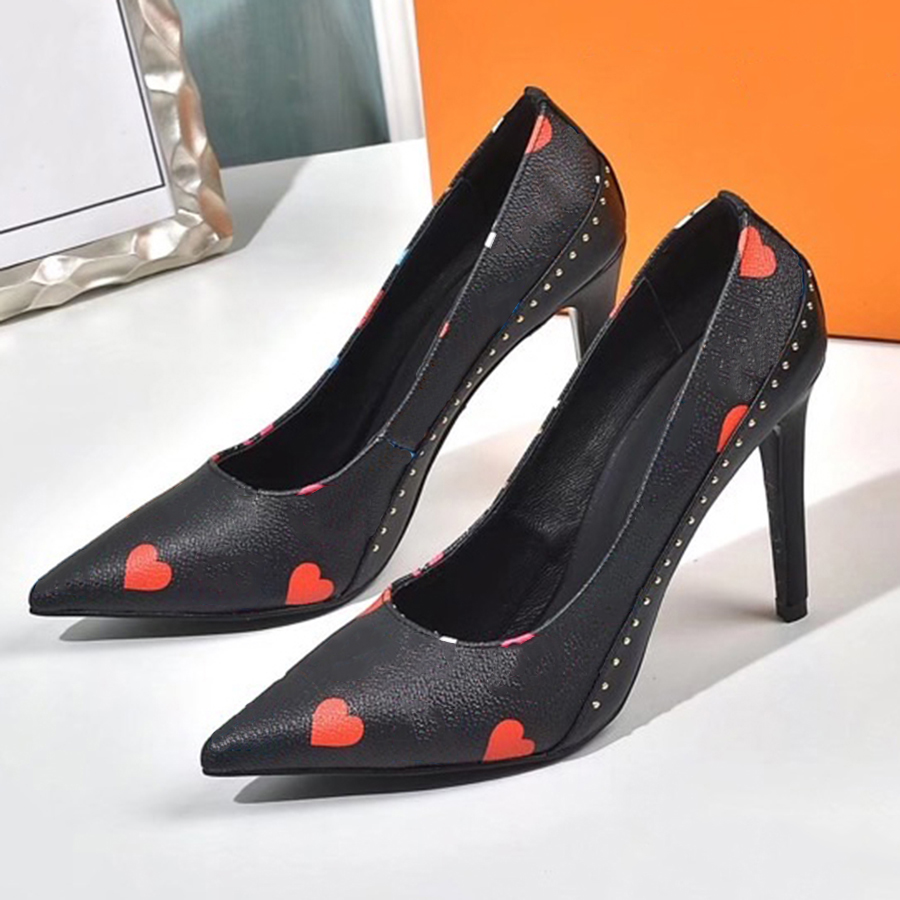 

Classics Women Sandals fashion shoes Beach Thick bottom slippers Alphabet lady Leather High heel slides sh02 04, This is the box