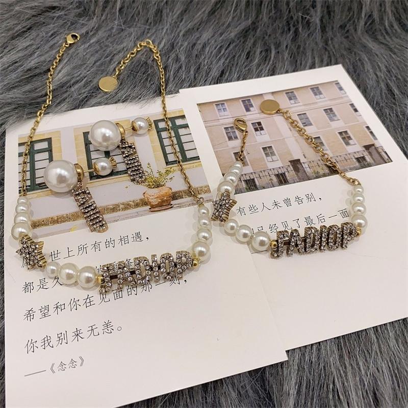 

D family letter Pearl Earrings female Dijia net red star same star letter necklace bracelet3