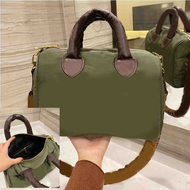 

High Quality Brand Pillow Handbags Shoulders Bags For Women M size 30x22cm Ladies Big Large Capacity Winter Christmas Handbag One Side Underarm bag All Over Letters, Make up the difference