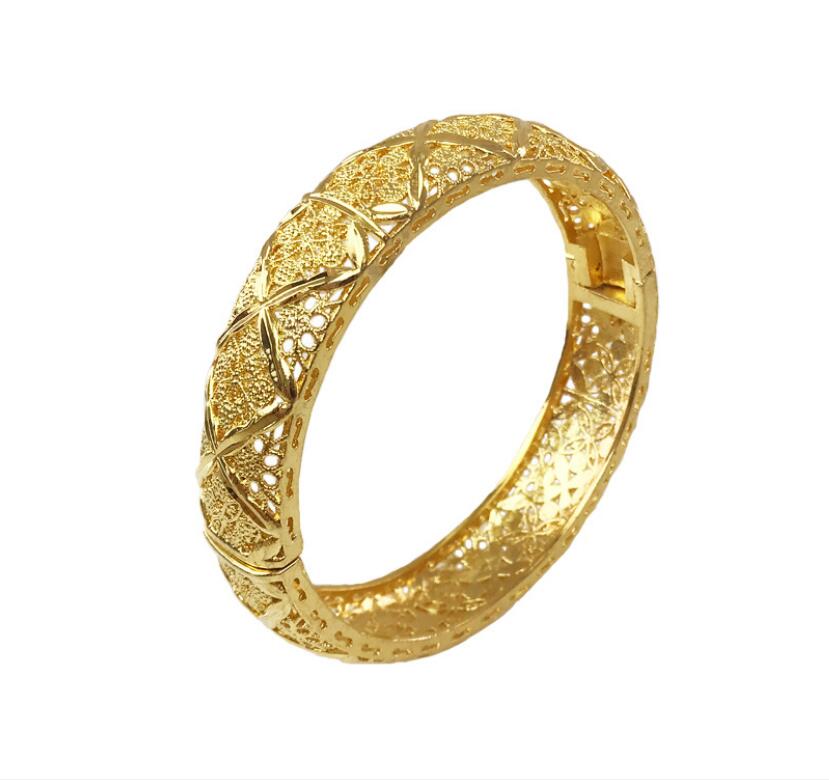 

Wholesale exquisite hollow bangle gold-plated/filled men's and women's open bracelets will never fade