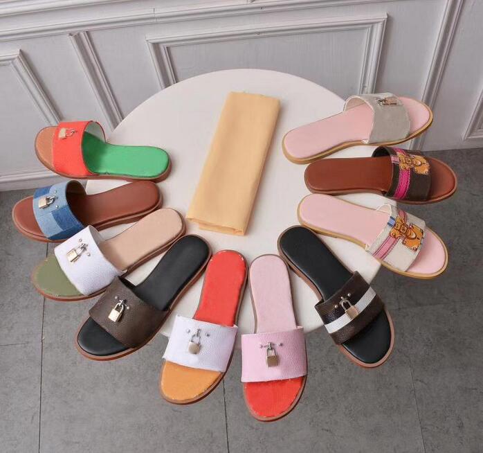 

2022 Designer Women slippers fashion summer lock slipper Graffiti Sandals genuine cowhide leather Shoes with logo box Flat Large size 35-42, Color 6