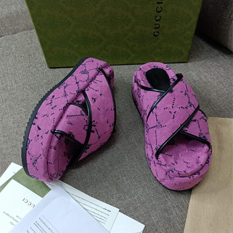

Fashion barefoot women's slippers comfortable thick soled genuine shoes sandals special fabric embroidery trademark high quality luxury atmosphere elegant, Red