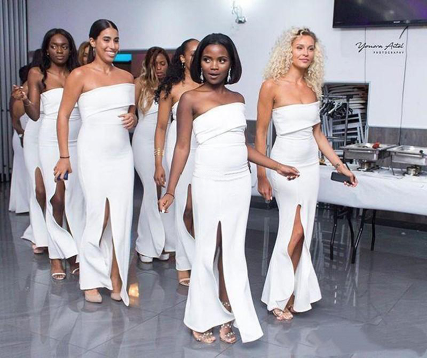 

2021 White Mermaid Bridesmaid Dresses Strapless Side Split Floor Length Simple Garden Beach Country Wedding Guest Gowns Maid of Honor Dress