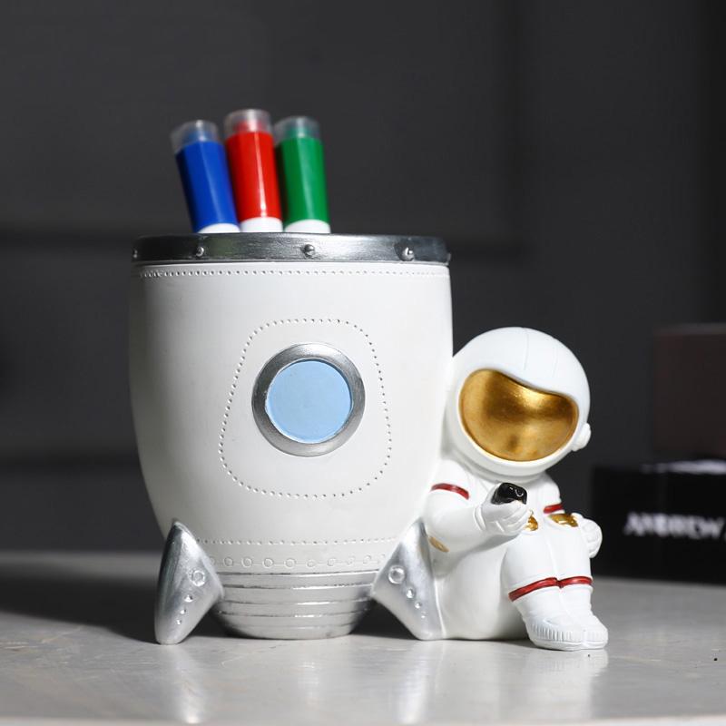 

Decorative Objects & Figurines Nordic Figurine Astronaut Ornament Table Crafts Pen Holder Decor Home Decoration Birthday Gifts M65