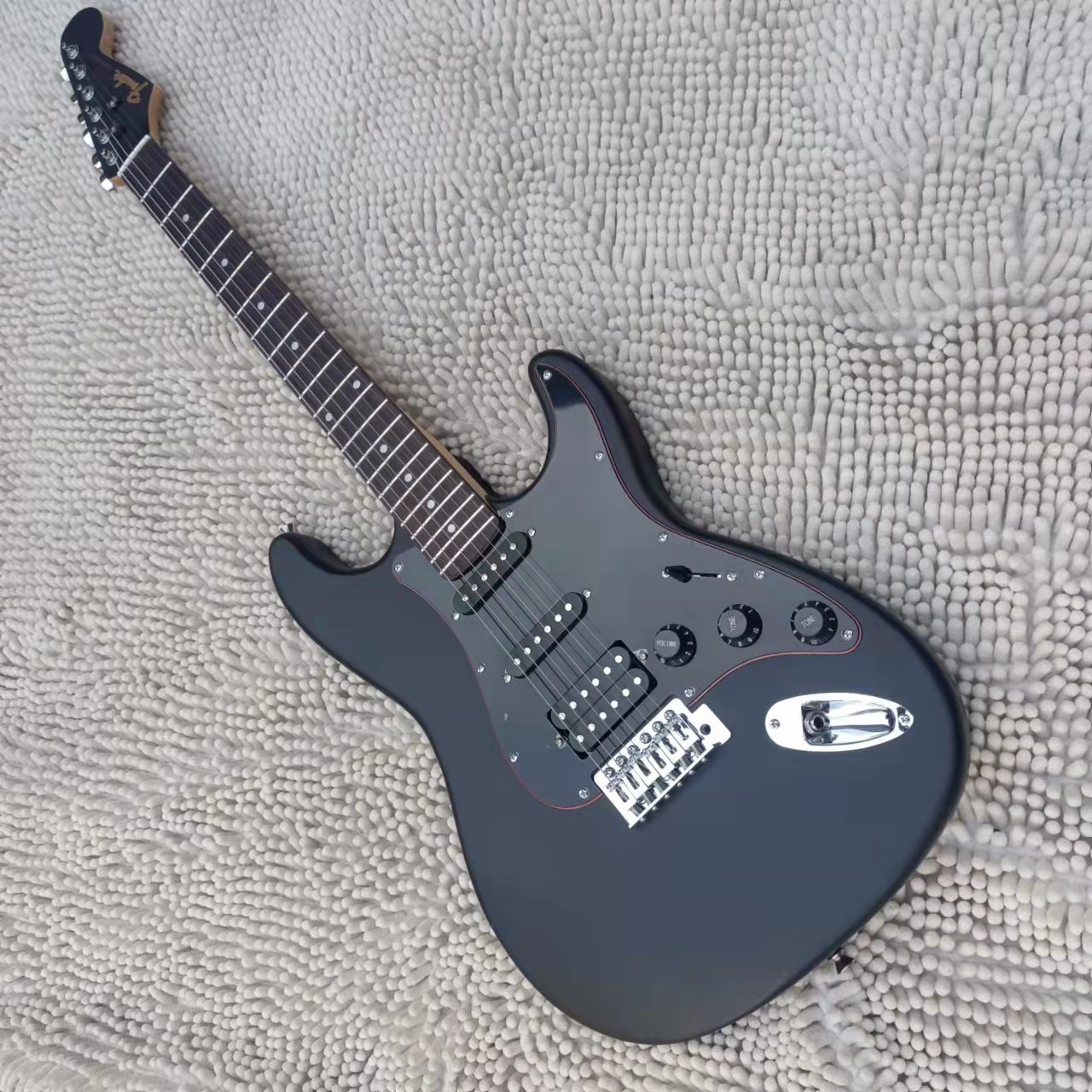 

Custom Shop ST Strat Guitar with String Retainer Chrome Locking Tuners Custom Signed