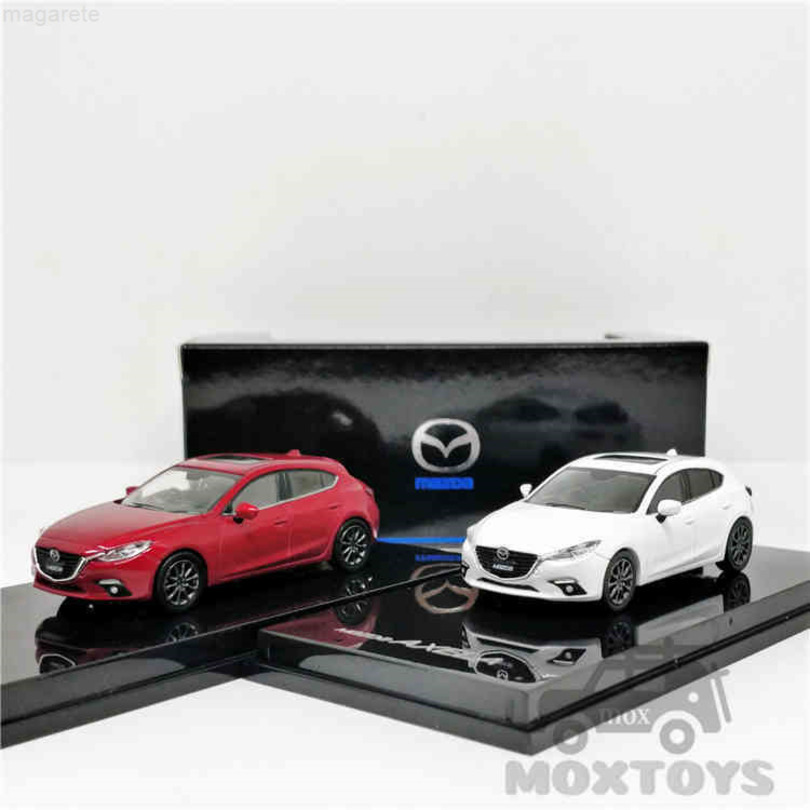 

Car model speed GT 1:64 Mazda Axela, die casting