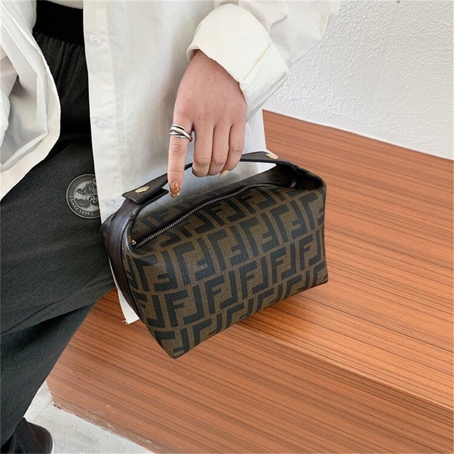 

Designer Sale Bag women's new fashion lunch box small FL family club Single Shoulder Messenger Hand make-up bag Wholesale store