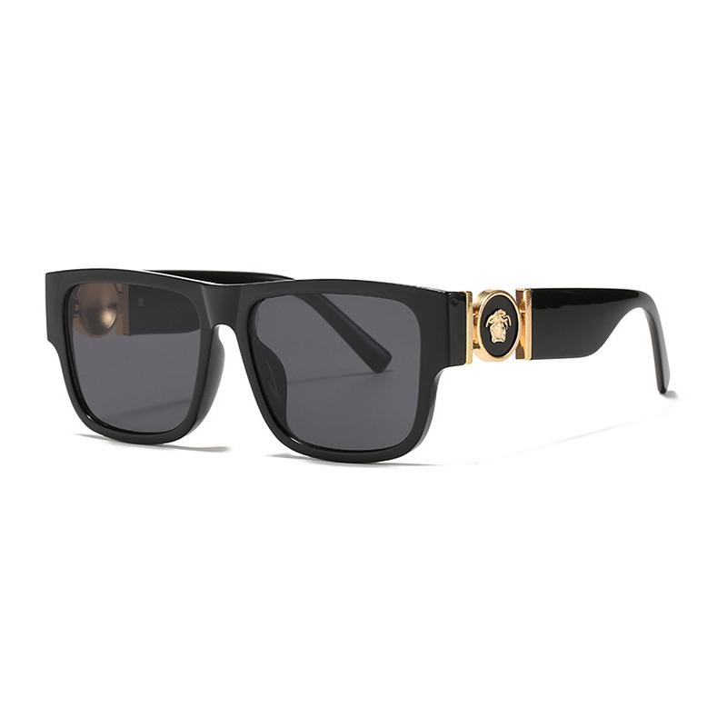 Lunettes de soleil 2021 Classic Retro Mâle et Femme Personnalité Verres solaires, petit rectangulaire avec décoration d'avatar en métal