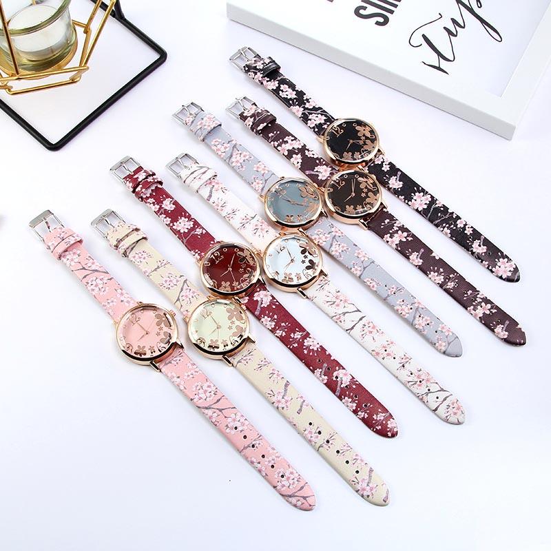 

Wristwatches 1 Pcs Women Quartz Watch Floral Dial With Print PU Leather Strap M8694, Red