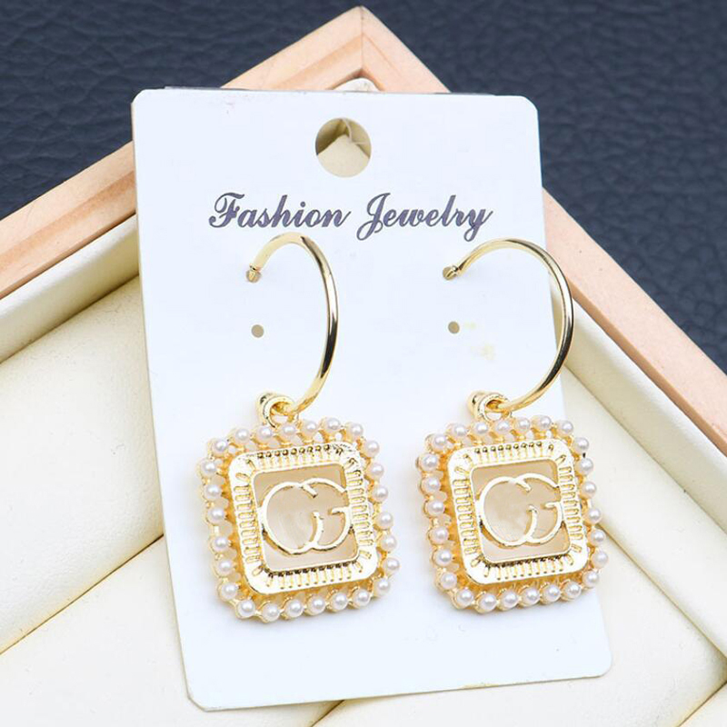 

Classic Letters Earrings Ear Stud Retro Designer Earrings Women Brand Pearl Charm Earrings Jewelry Gift For Party Anniversary Womens Wedding Jewellery ER0535