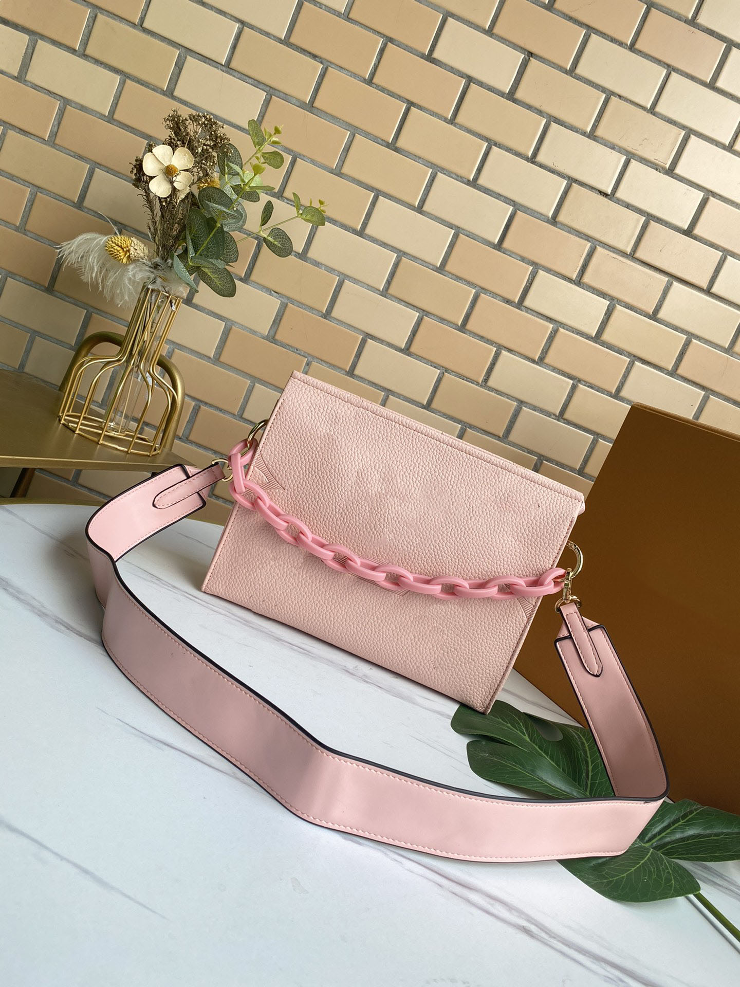 

Spring Summer 2021 Clutch embossed puffy leather chain bag COUSSIN PM handbag fashion-forward shoulder bags cross-body with the strap top quality purse wallet, Embossing beige