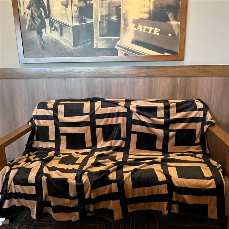 

Home Textiles Designer Blanket Winter Casual Luxury Downy Sofa Carpet Travel Car Throw Baby Blankets Living Room Blanket Soft Warm Shawl