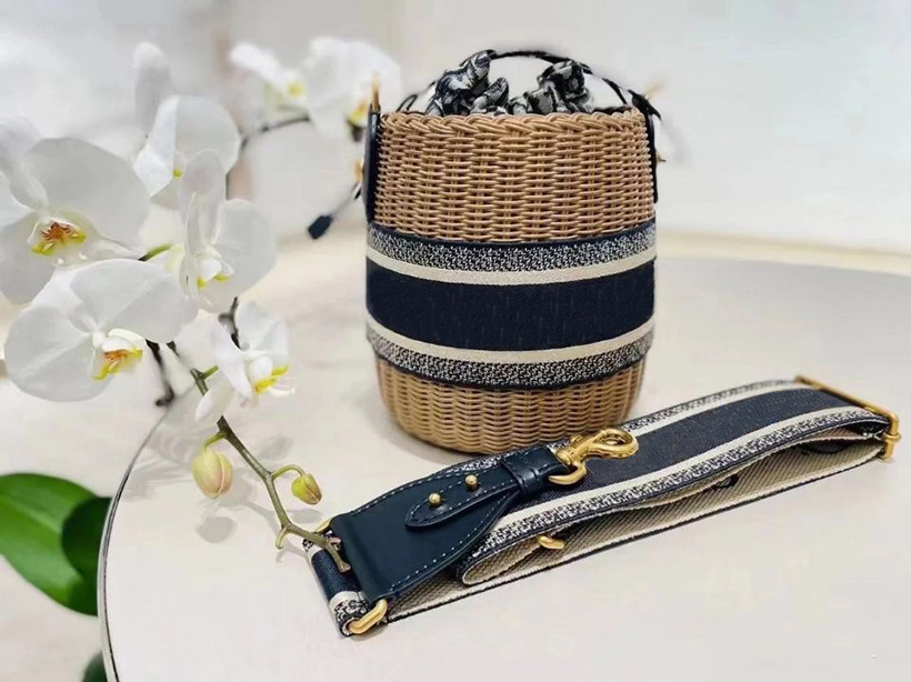 

2021Summer Beach Straw Bags Casual Rattan Women Handbags Wicker Woven Female Totes Large Capacity Lady Buckets Bag Travel Purse, Beige