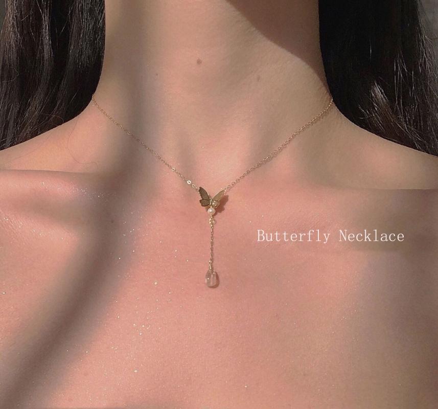 

Pendant Necklaces 2021 Fashion Luxury Super Beautiful Butterfly Necklace Retro Simple Pearl Crystal For Women Jewelry