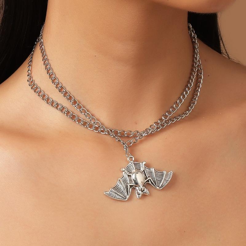 

Pendant Necklaces Halloween Necklace Women Bat Woman Chain Jewelry Ladies Lovers Layered Silver Color Trendy Party Metal Collier