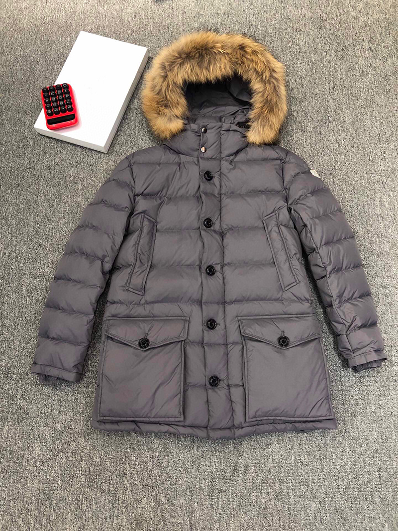 

Top High Quality Designers Mens Cluny Long Down Jacket Parkas Italy Italian Luxury Hooded Fur Fox Puffer Slim Vintage Fashion Casual