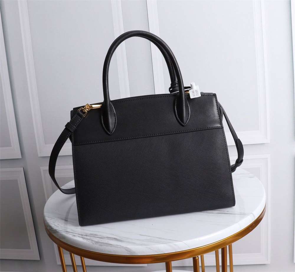 

7A+ Womens fashion cross body bags Pra zipper with lock saffiano calfskin genuine real leather high quality removable strap shoulder bag, Box and dhl