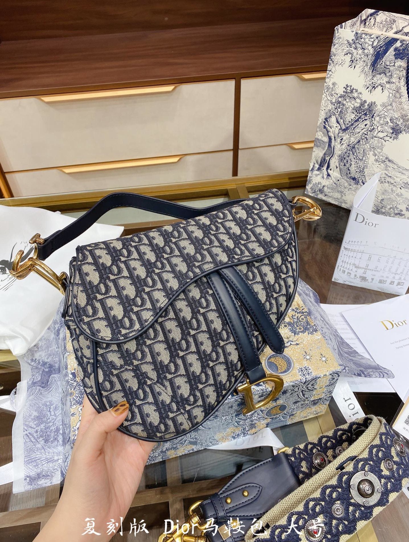 

the designers 2021 soft leather women handbag luxurys brang logo bag capacity tote bags fashion makeup -l4567, Red;black