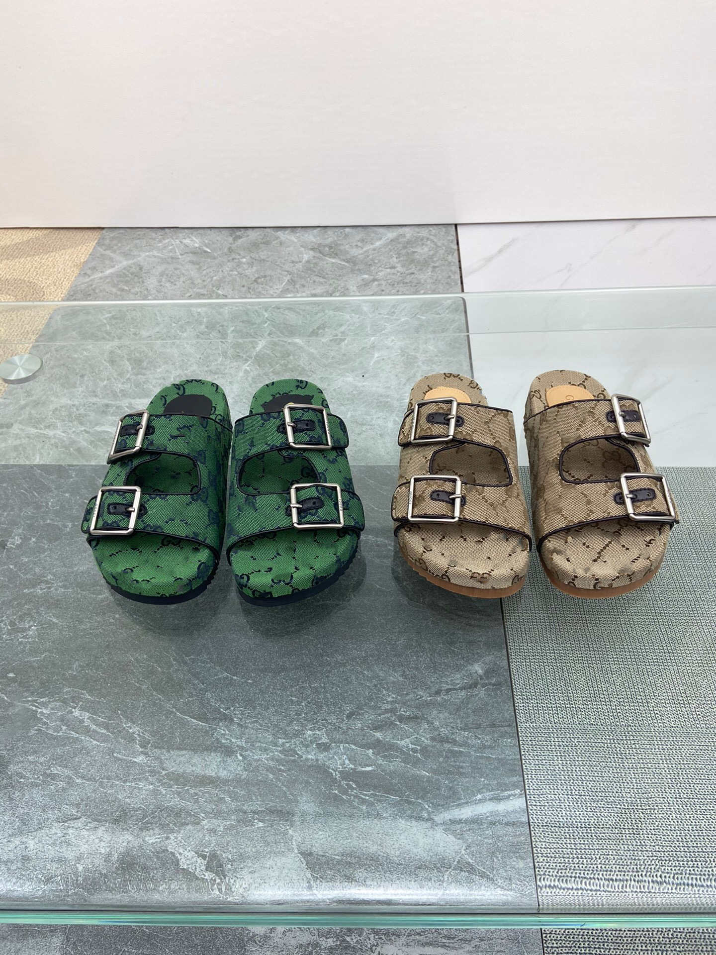 

2021 Mens Women Summer Cool Couples Slippers Luxury flat sandals design embroidery black thick soled shallow beach leisure indoor complete s