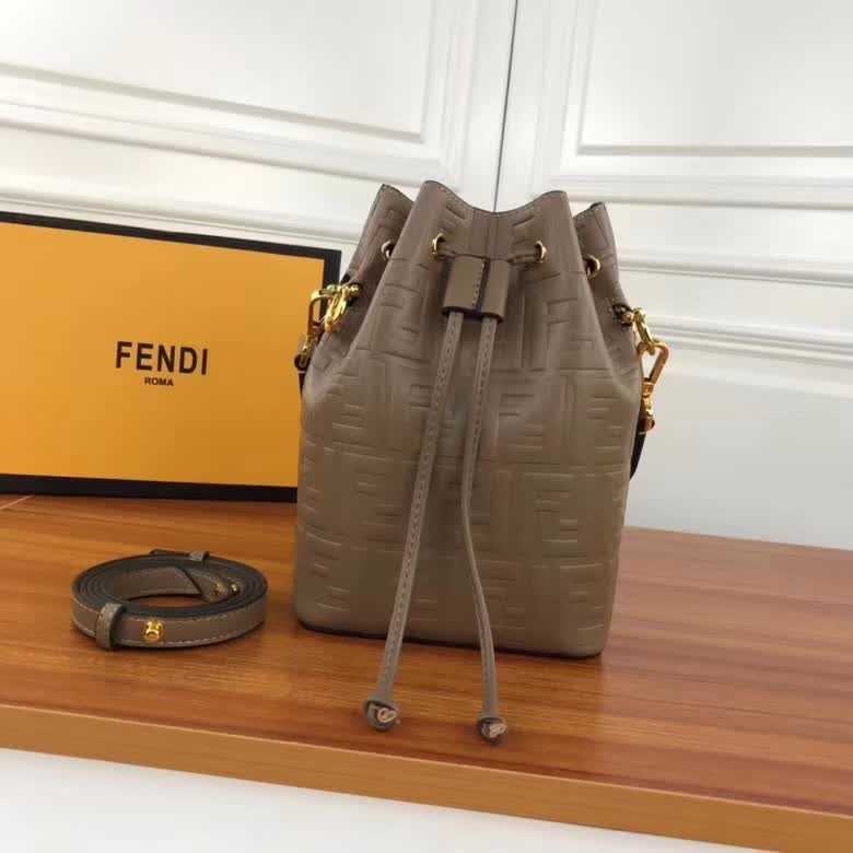 

Luxurys Designer Top quality Fendi shoulder bag free women tote lady FD men Cosmetic Genuine leather handbag Crossbody purse clutch Bags han