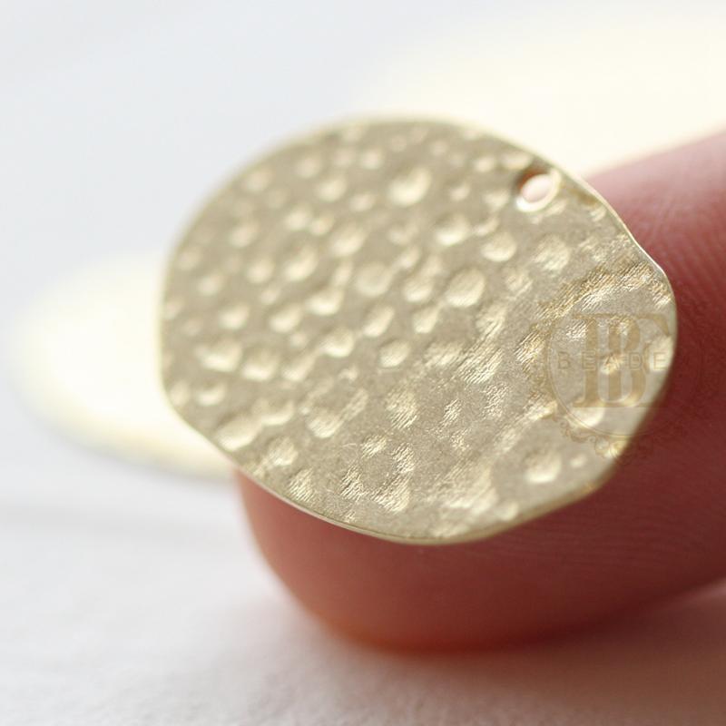 

Charms 4 Pieces Solid Raw Brass Charm - Hammered Irregular 25*18mm (4614C), Bronze;silver