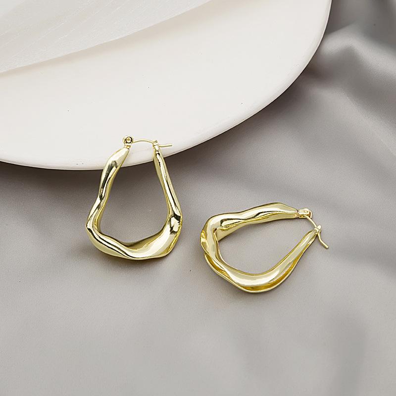 

Hoop & Huggie Golden Irregular Body Shape Women Earrings For 2021 Fashion Metal Korean Style Girl's Party Date Wedding Jewelry