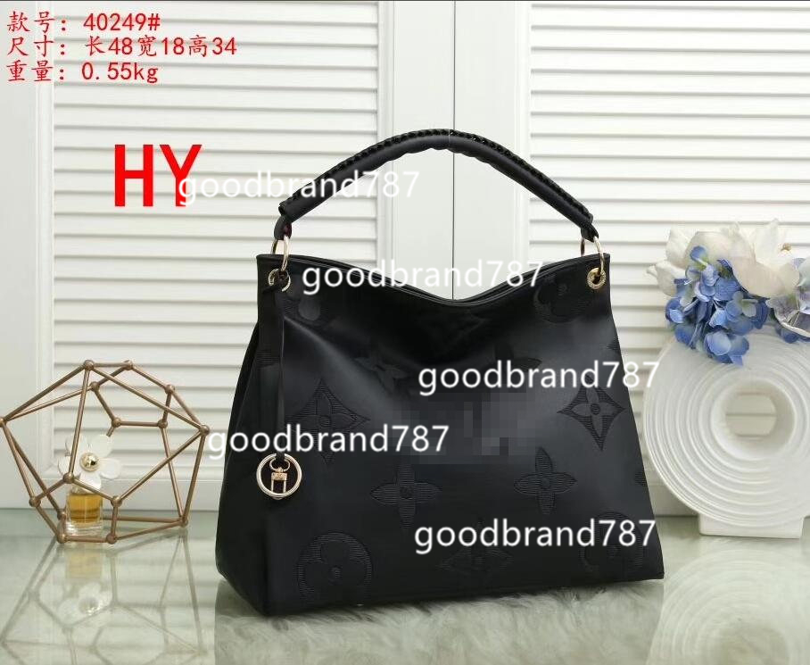 

Fashion Luxurys Designer Women classic black shoulder bag chain shopping bags Crossbody handbags Louise's Viuton's vutton's LVS